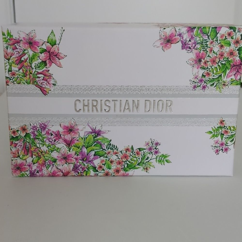 Dior Keepsake Gift Box Floral with Tissue Paper Envelope NEW - Picture 9 of 9